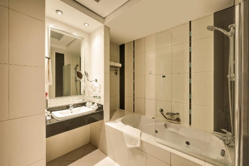 Copthorne Hotel Dubai image 14